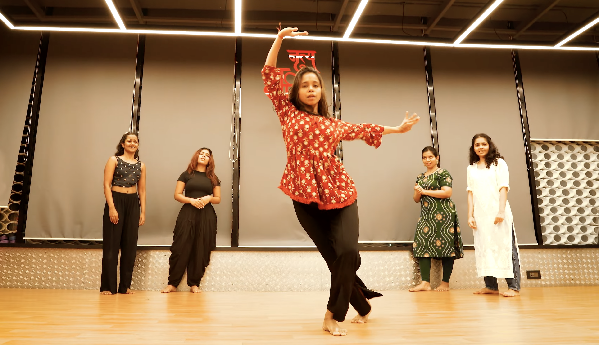 IMAGE IS CHOREOGRAPHER ROZARANA WITH YOUTUBE LINK OF HER DANCE